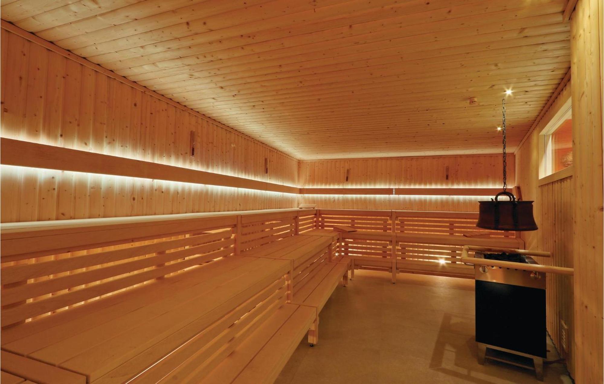 Cozy Apartment In Luebeck Travemuende With Sauna エクステリア 写真