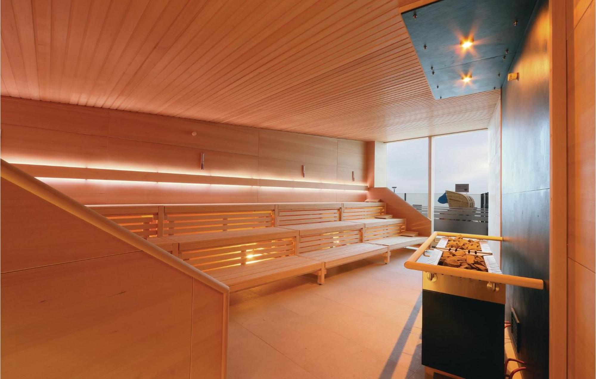 Cozy Apartment In Luebeck Travemuende With Sauna エクステリア 写真